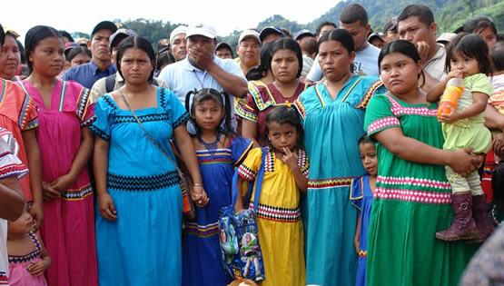 Comunidades indÃ­genas reciben parte de la Biblia en su propio idioma | Radio Tiempo la radio cristiana online de Venezuela