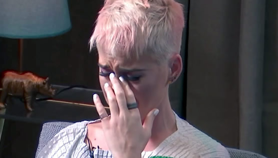 Katy Perry llora desconsolada al recordar quiÃ©n era y como Dios la librÃ³ del suicidio  | Radio Tiempo la radio cristiana online de Venezuela