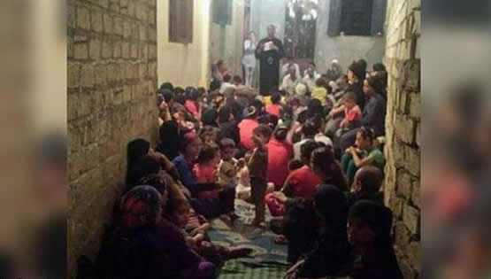 Prohibidos de hacer cultos en el templo, los cristianos egipcios oran en las calles | Radio Tiempo la radio cristiana online de Venezuela